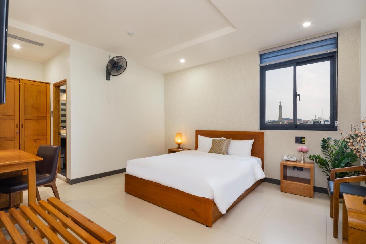 Lara Hotel